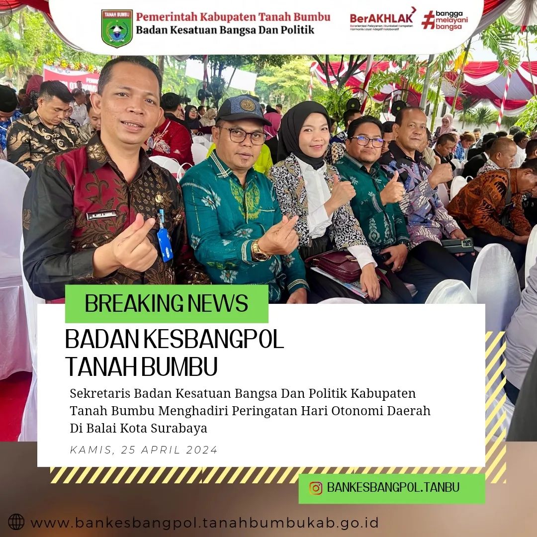 MENGHADIRI PERINGATAN HARI OTONOMI DAERAH DI BALAI KOTA SURABAYA